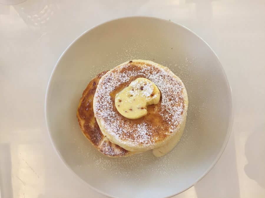 カフェのパンケーキ